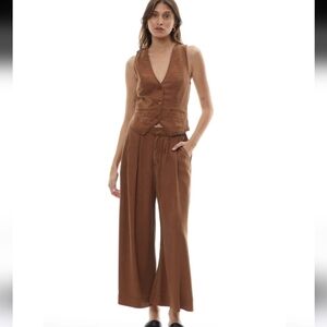 YFB Calvin Crop Trouser In Wholegrain Pigment. Size Small